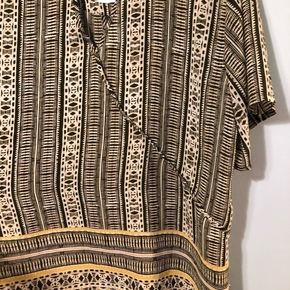 Cato size 26/28W top polyester keyhole cutout plus size - Picture 8 of 11